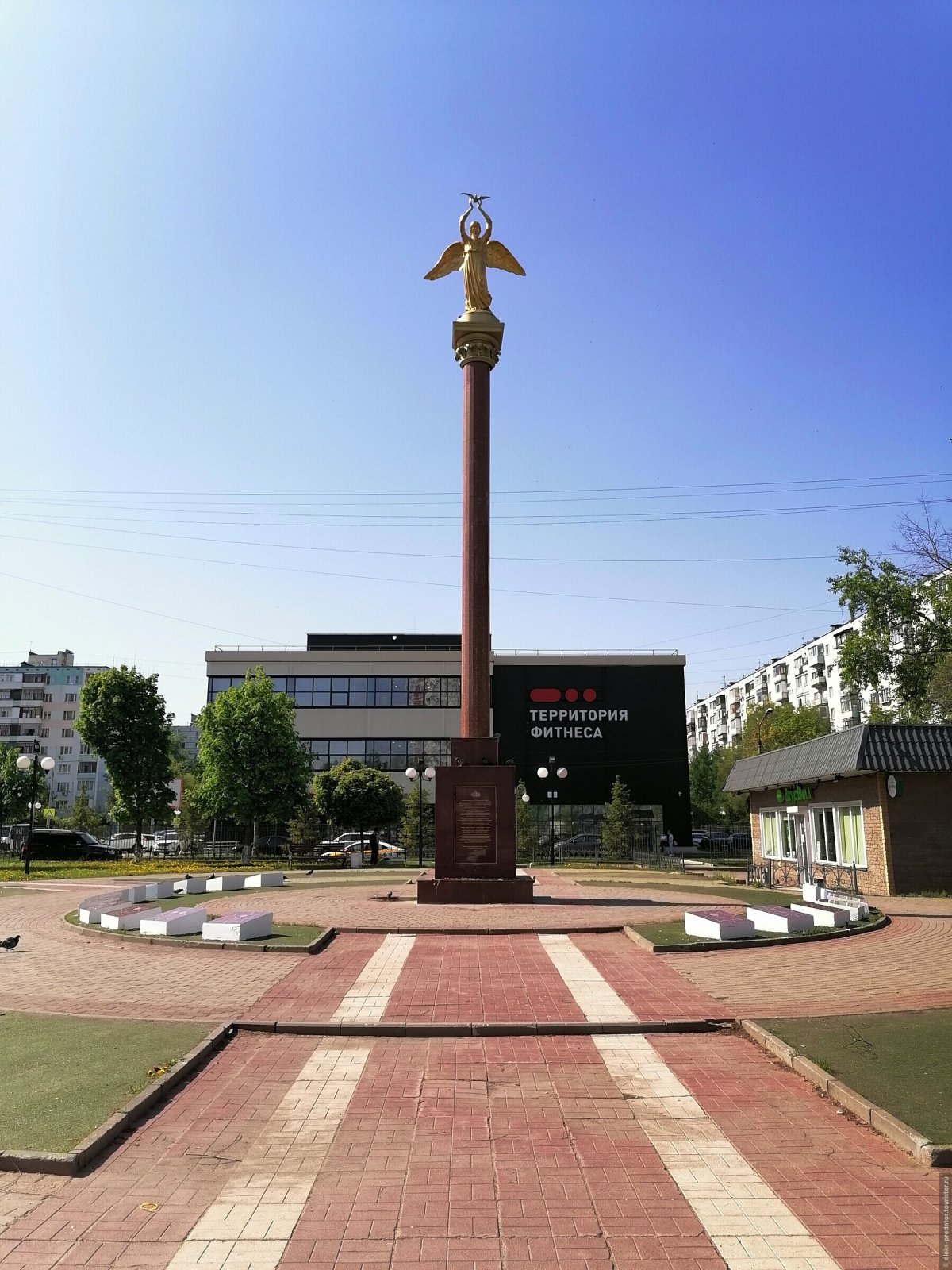 Памятник в Люберцах ангел мира