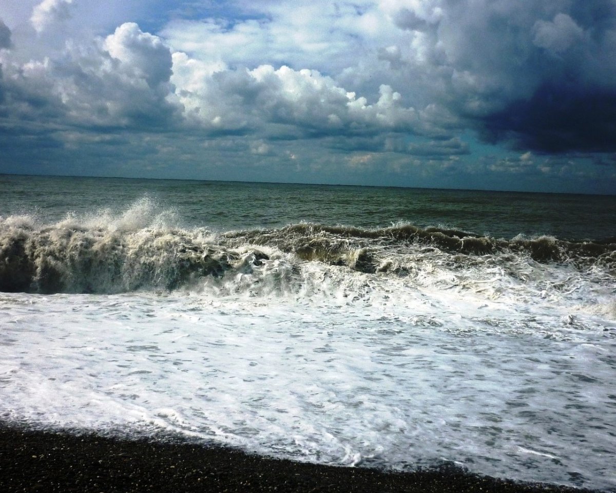 Камское море волны