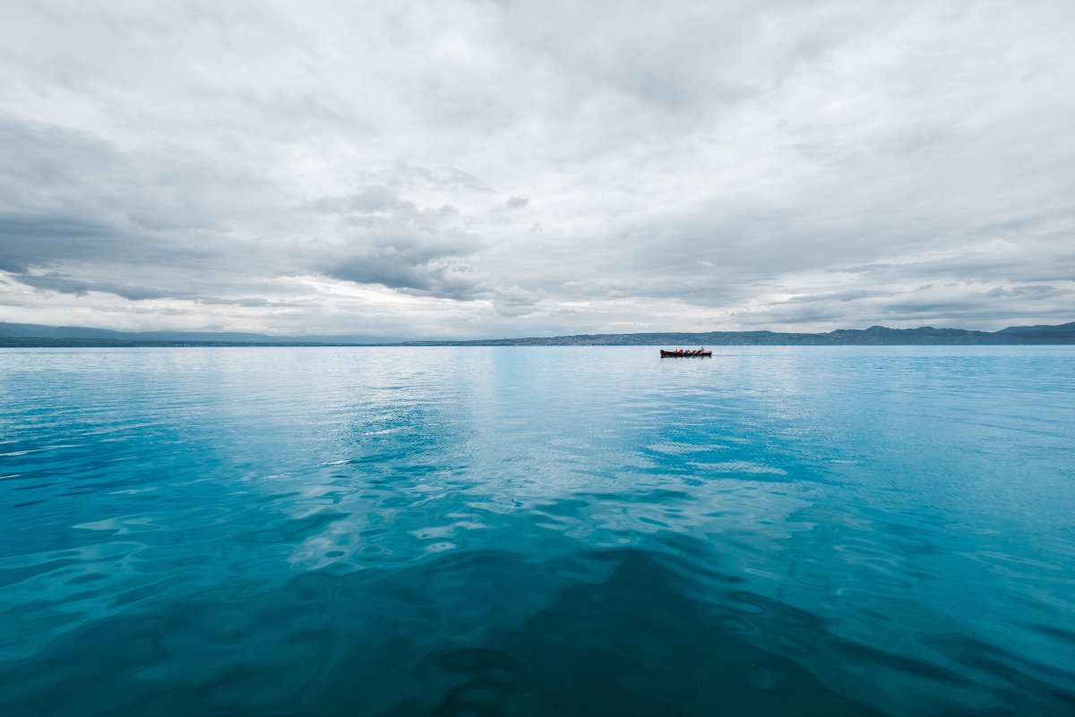 Вода озеро