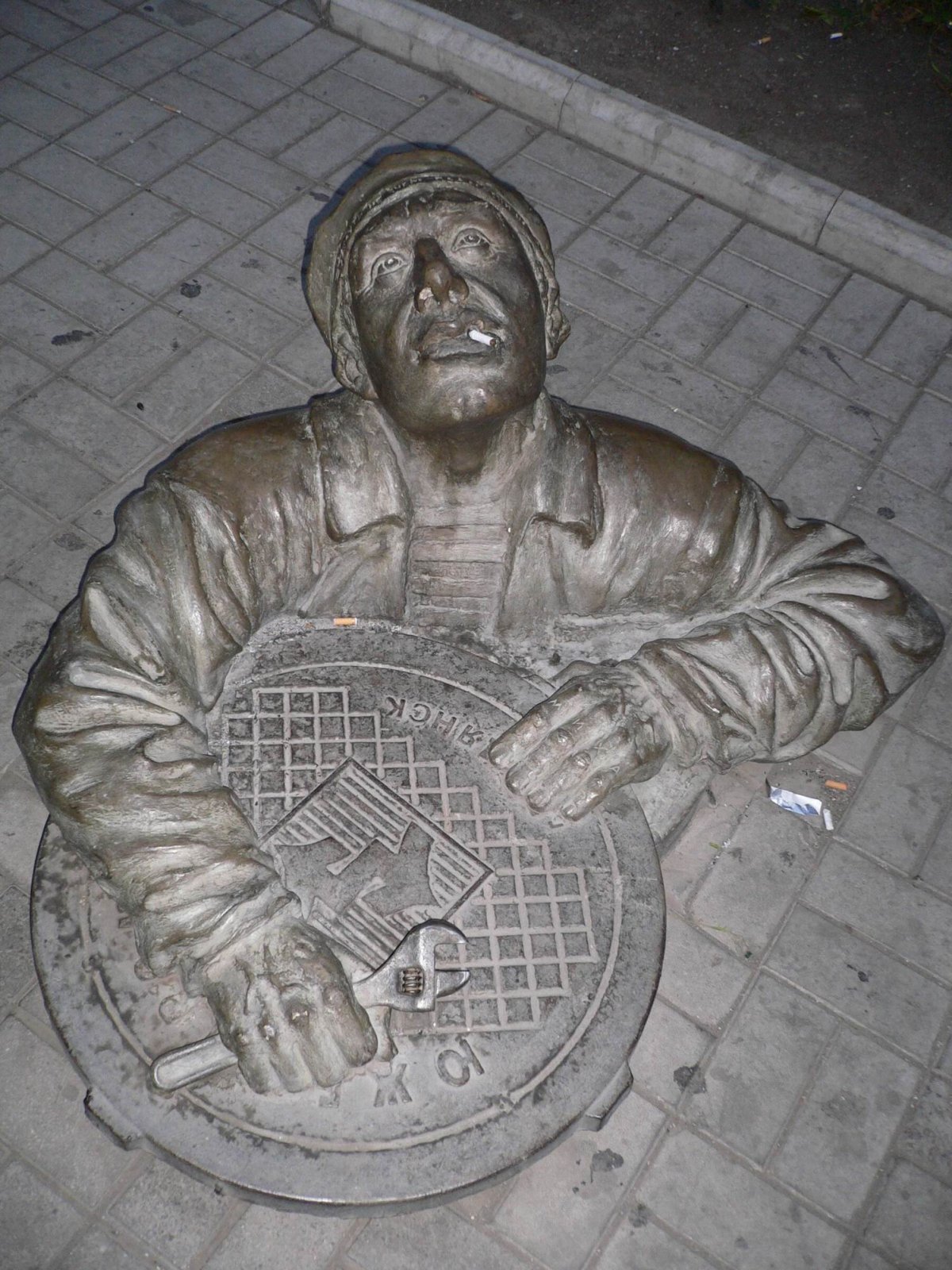 Памятник водопроводчику в Москве