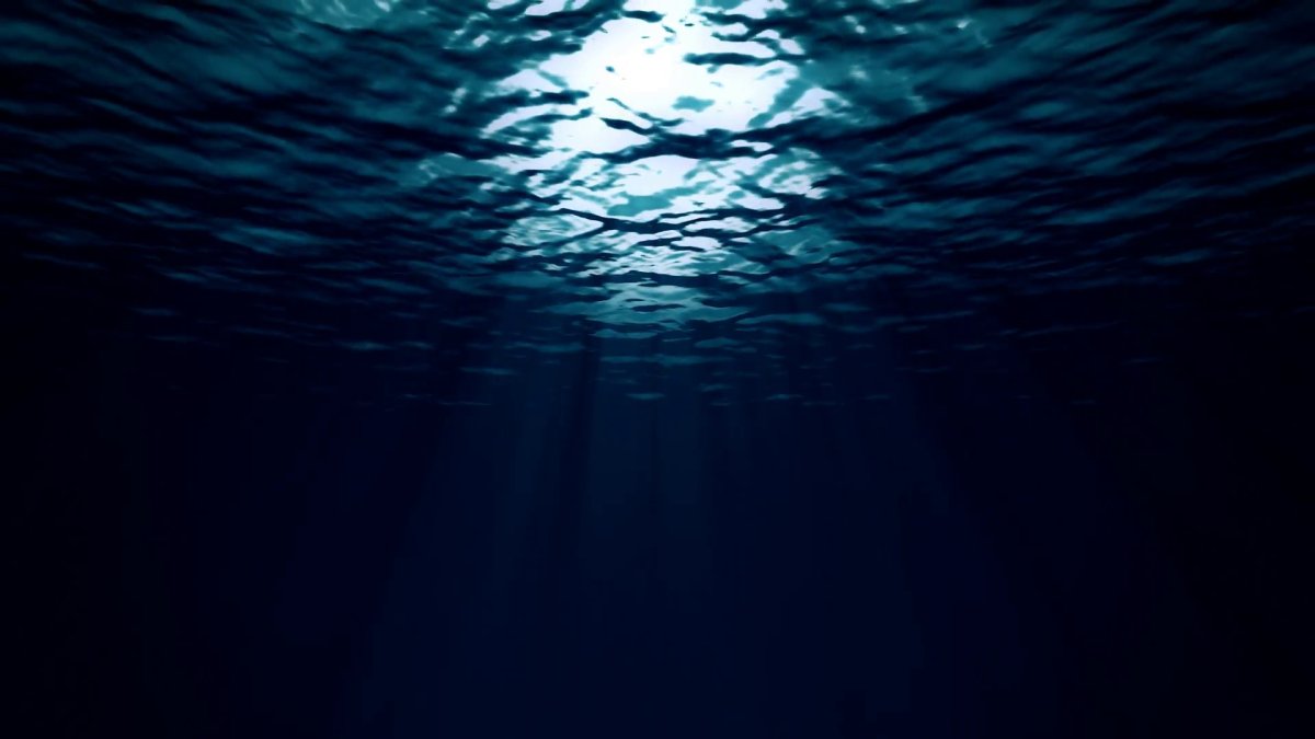 Тёмный океан под водой