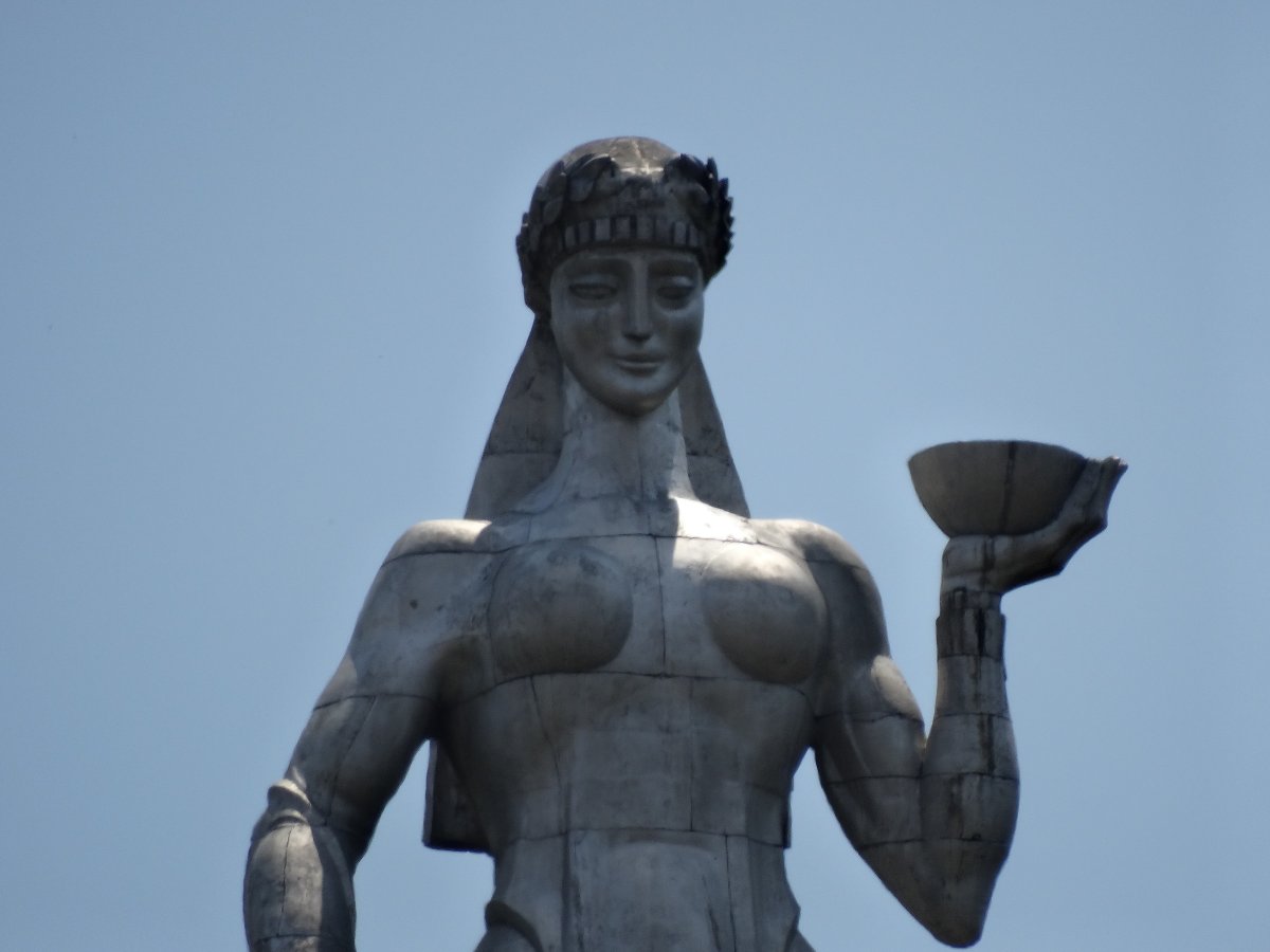 Мать Грузия памятник
