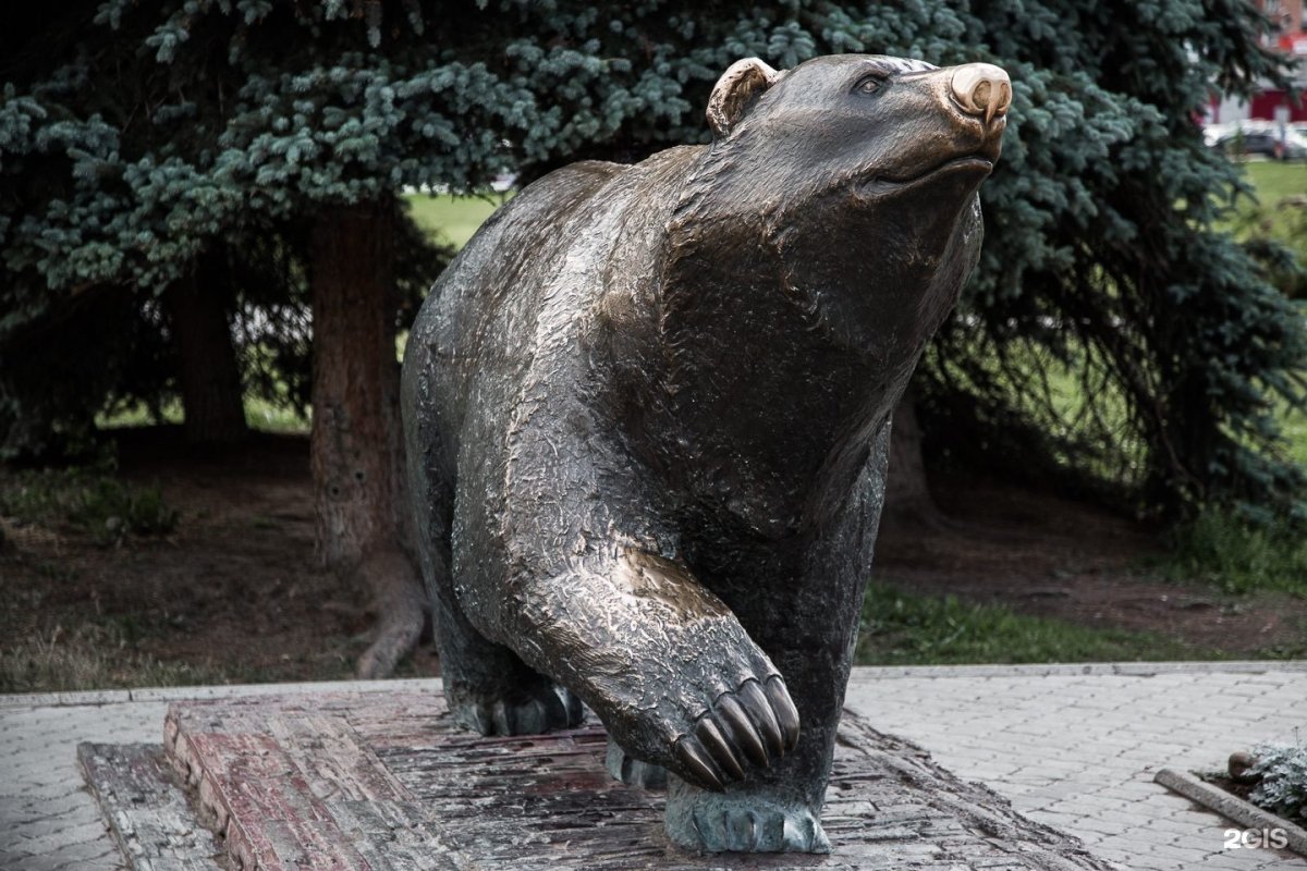 Памятник медведю в Перми