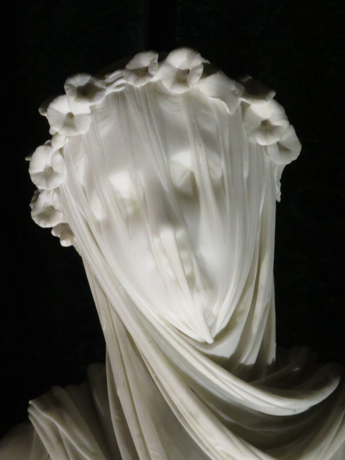 The veiled Bride скульптура