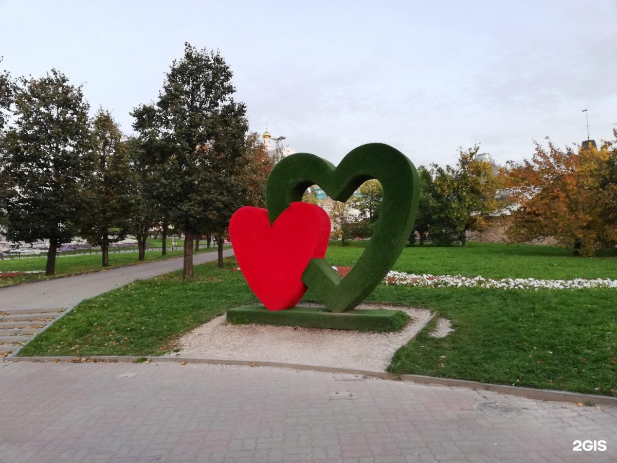 Скульптура сердце