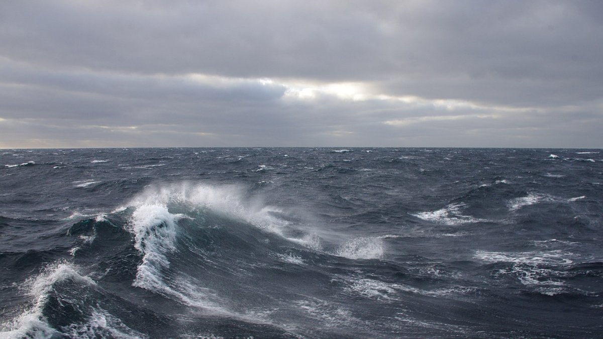 Карское море волны