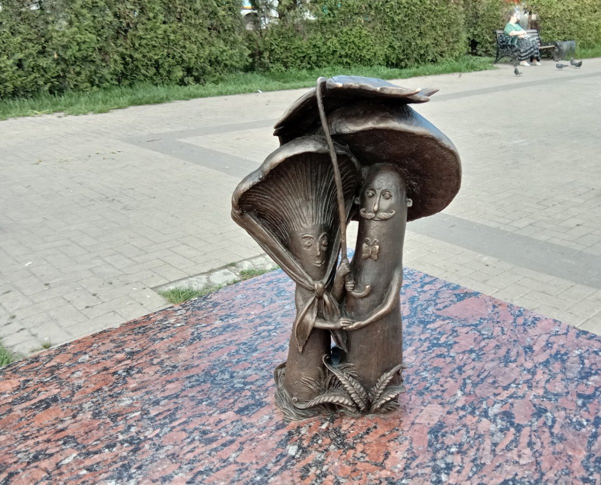 Памятник грибам в Рязани