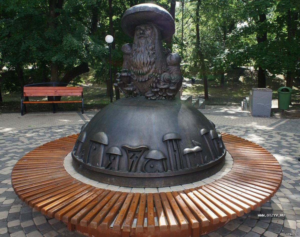 Памятник грибам в Рязани