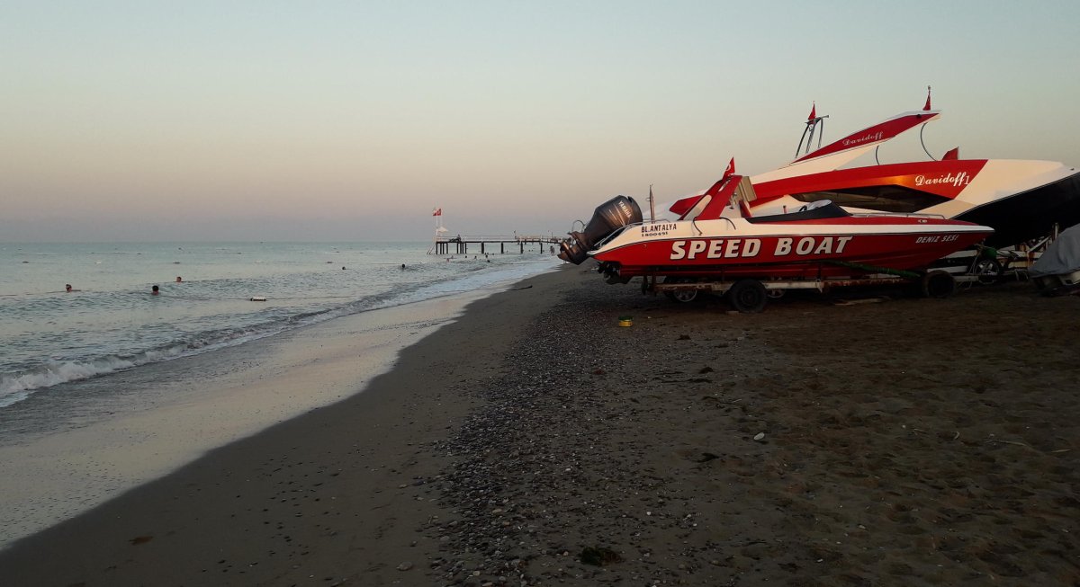 Батуми Boat Speed Red