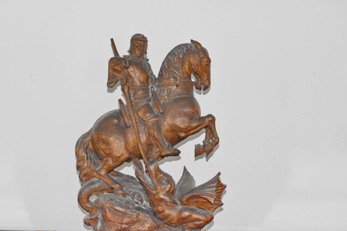 Скульптура памятник плащ бронза