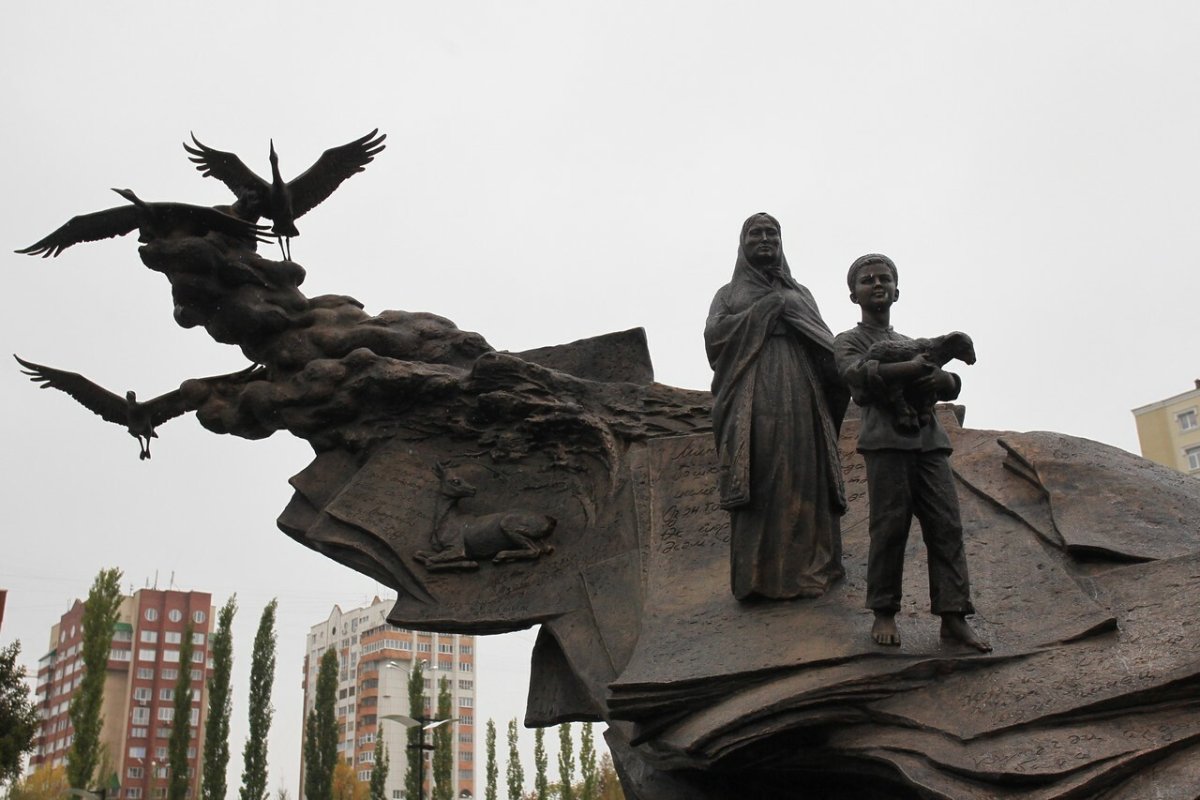 Памятник Мустаю Кариму
