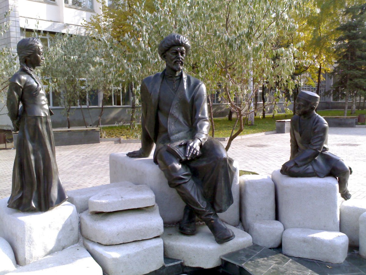 Памятник Акмулле в Уфе