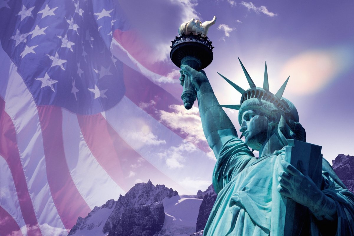 Статуя свободы и флаг США