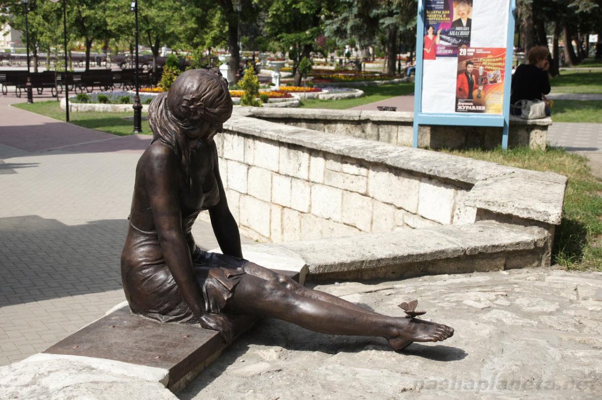 Скульптура отдыхающая в Пятигорске