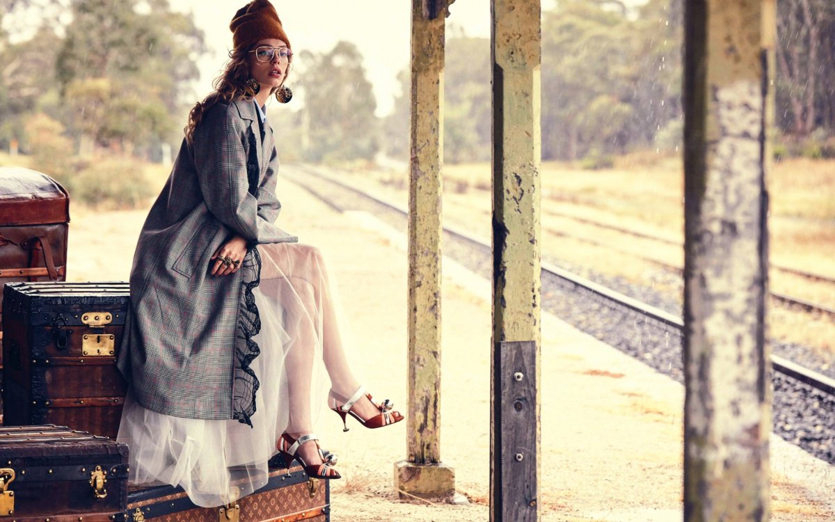 Ondria Hardin and Train