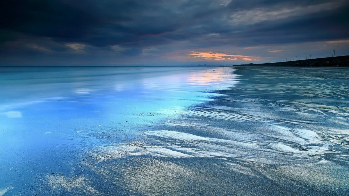 Красивое голубое море