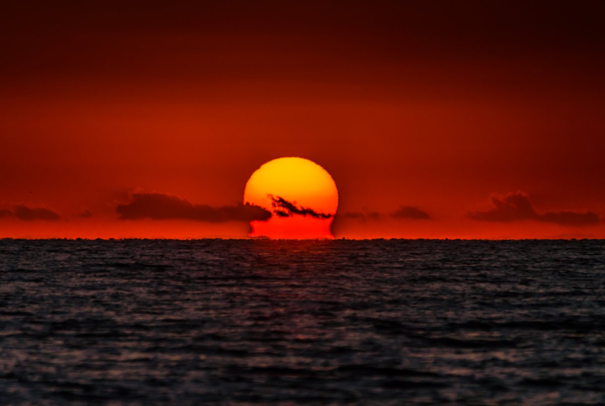 Закат на черном море
