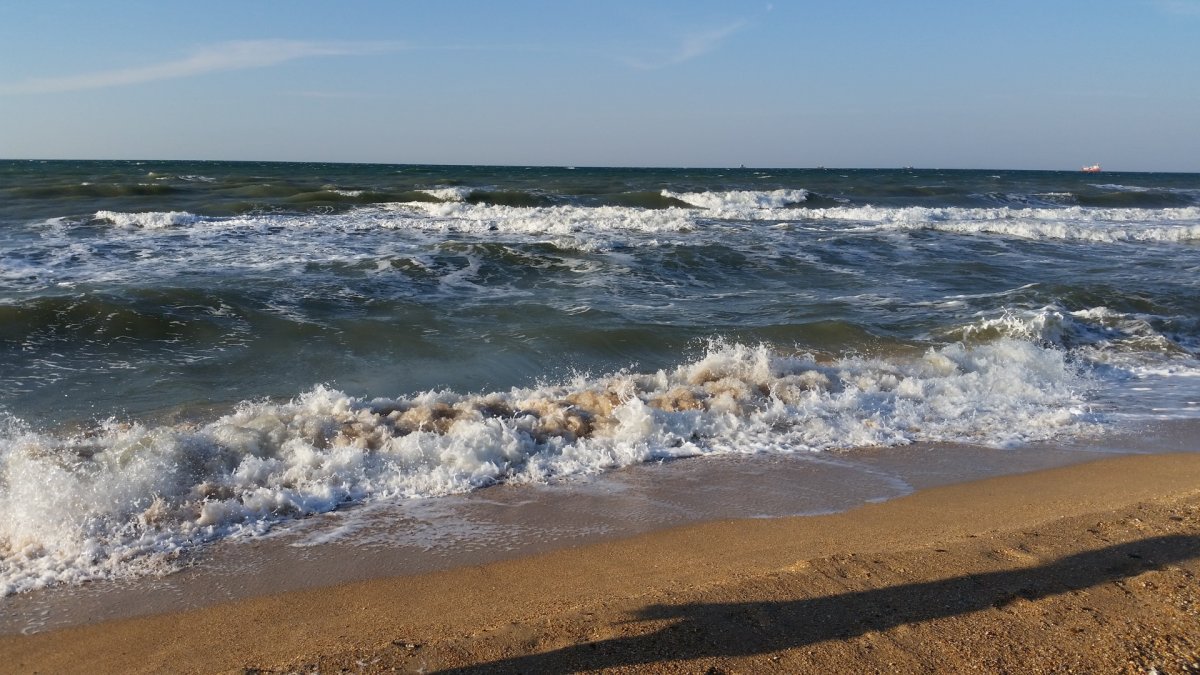 Впадение черного моря в Азовское море