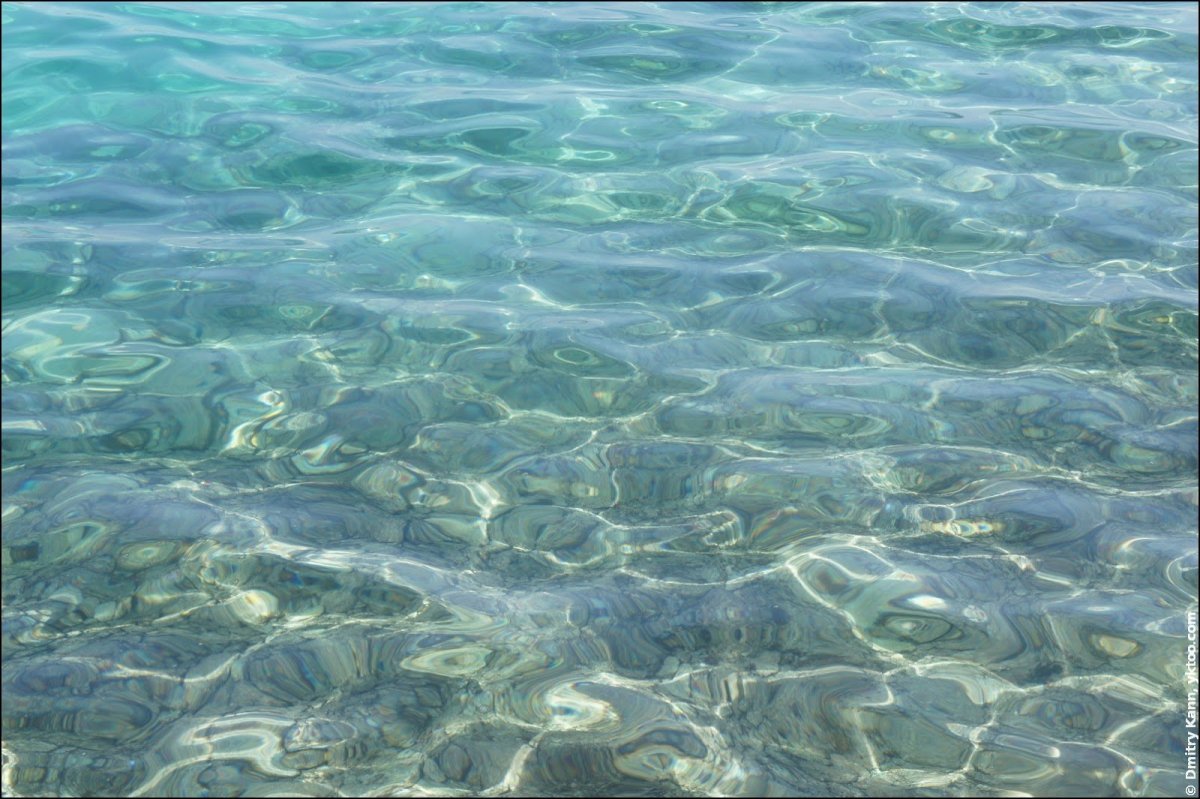 Прозрачная вода море