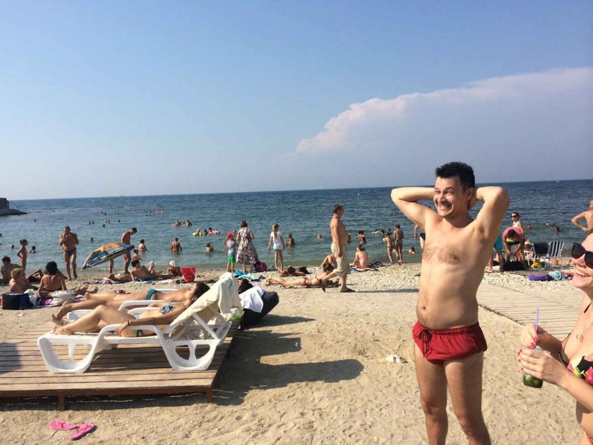 Черное море пляж люди