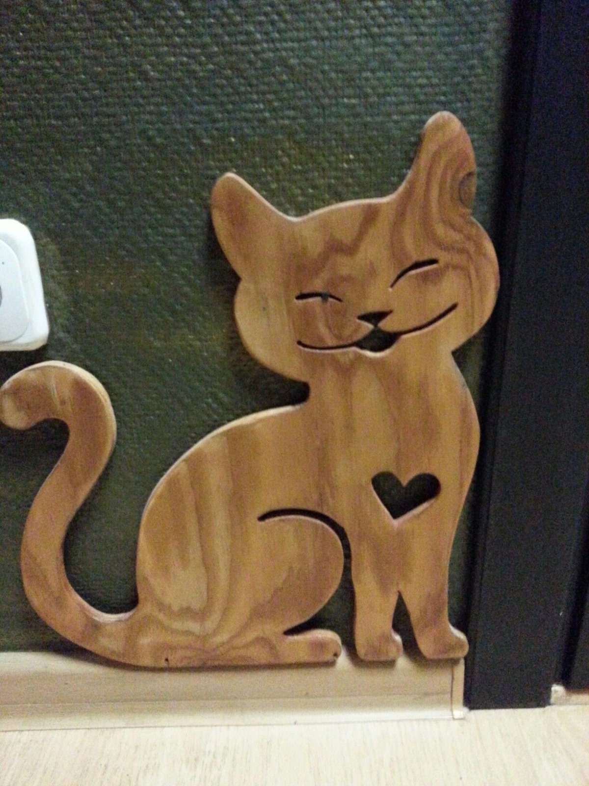 Котик из фанеры