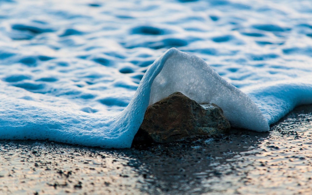 Пена на воде
