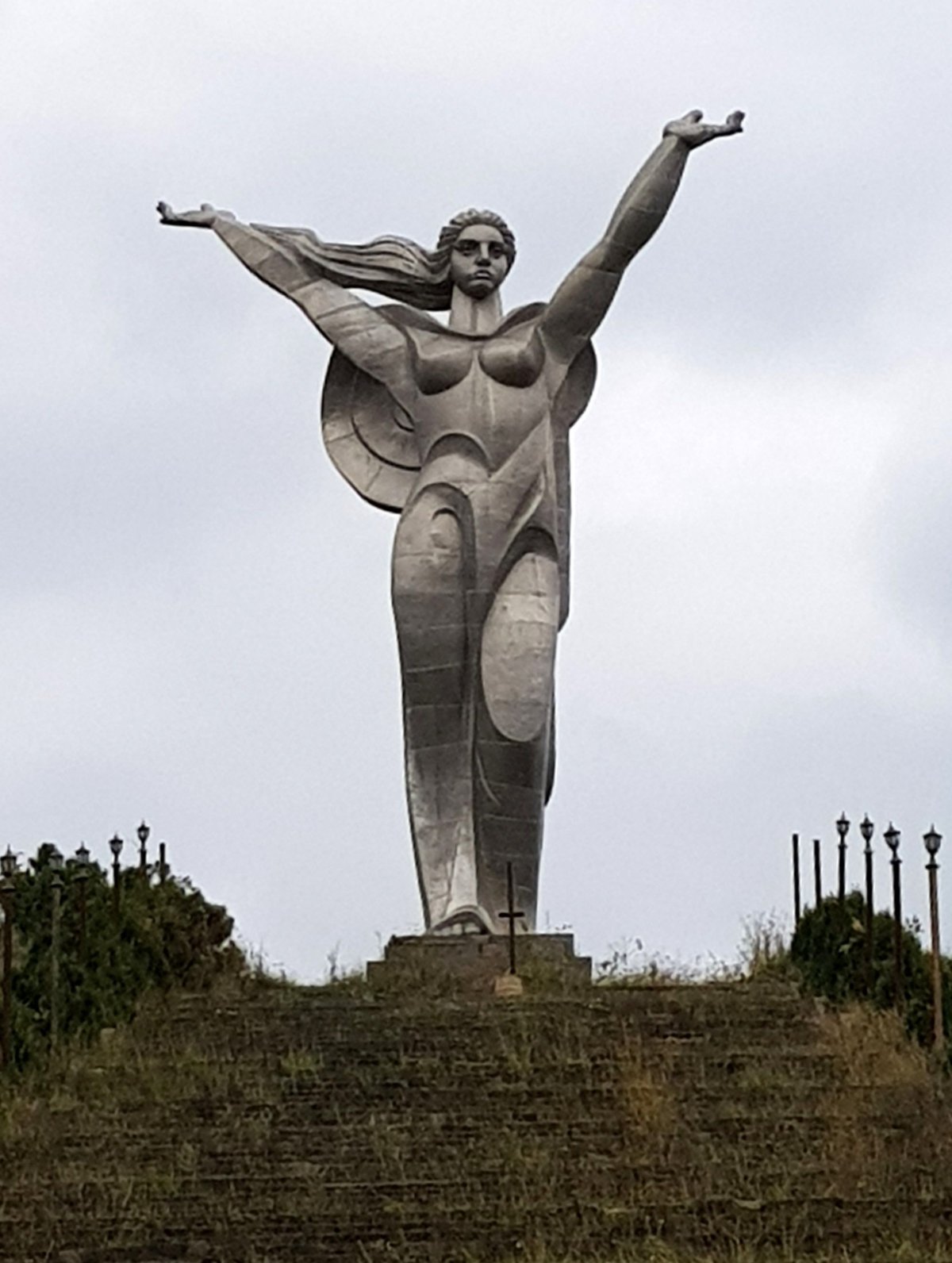 Армения монумент мать Армения