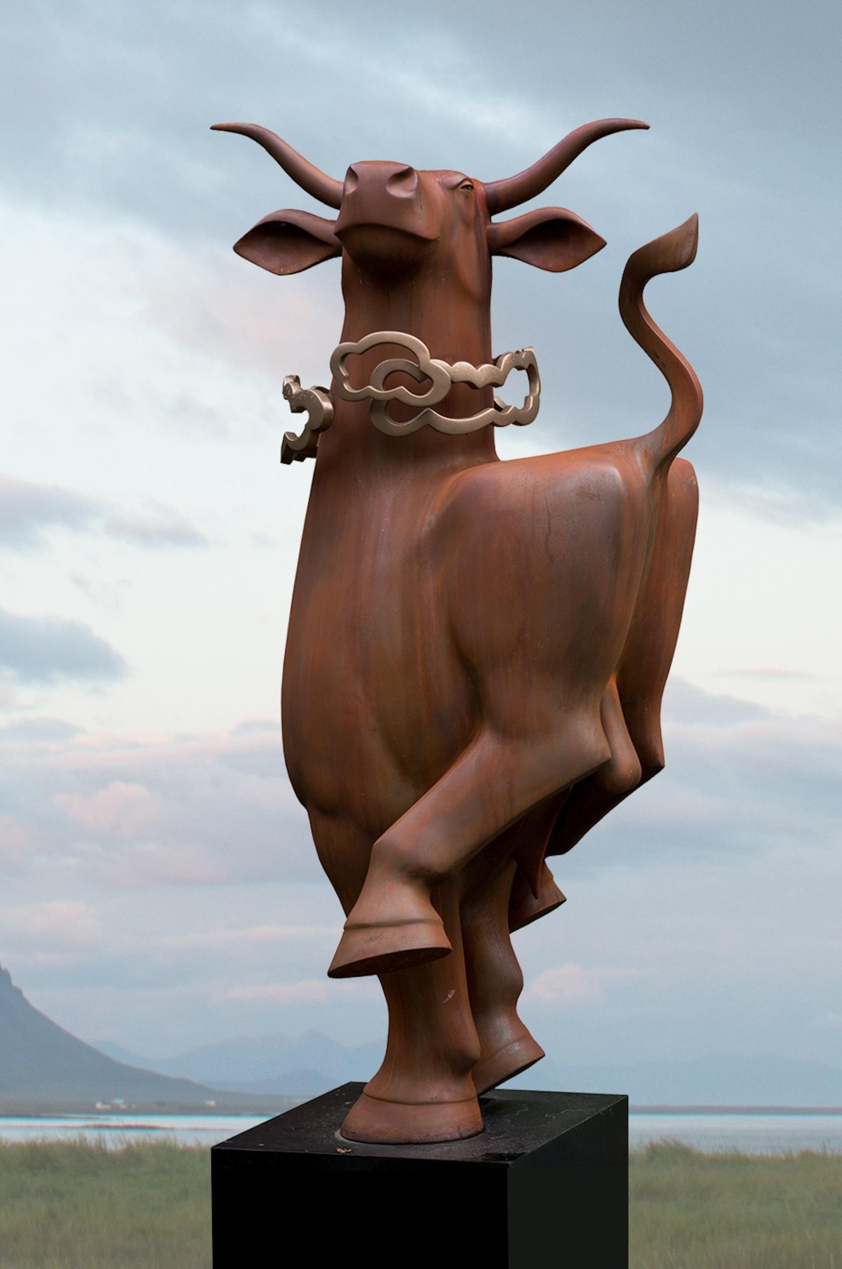 Корова скульптура