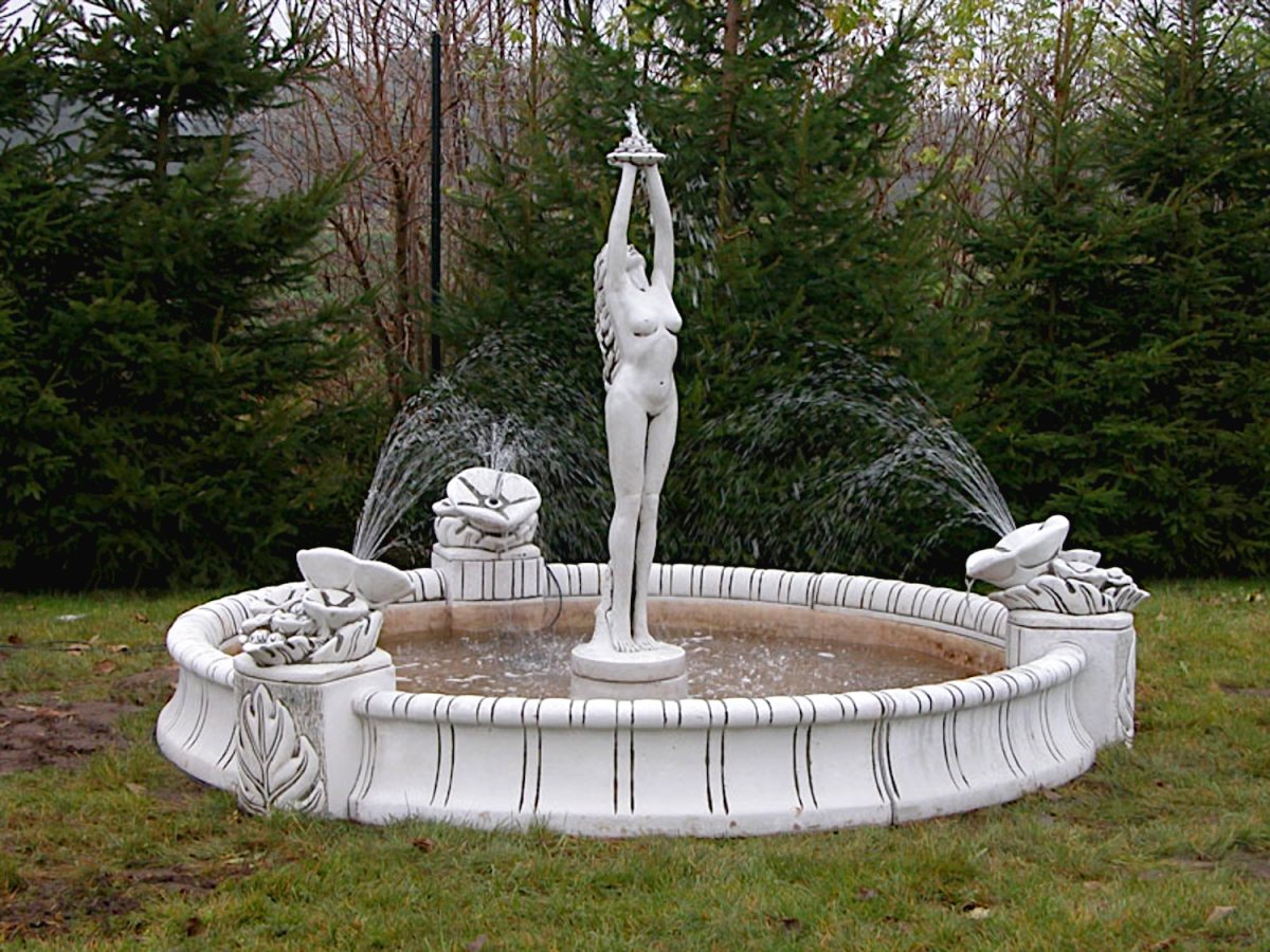 Классические скульптурные фонтаны