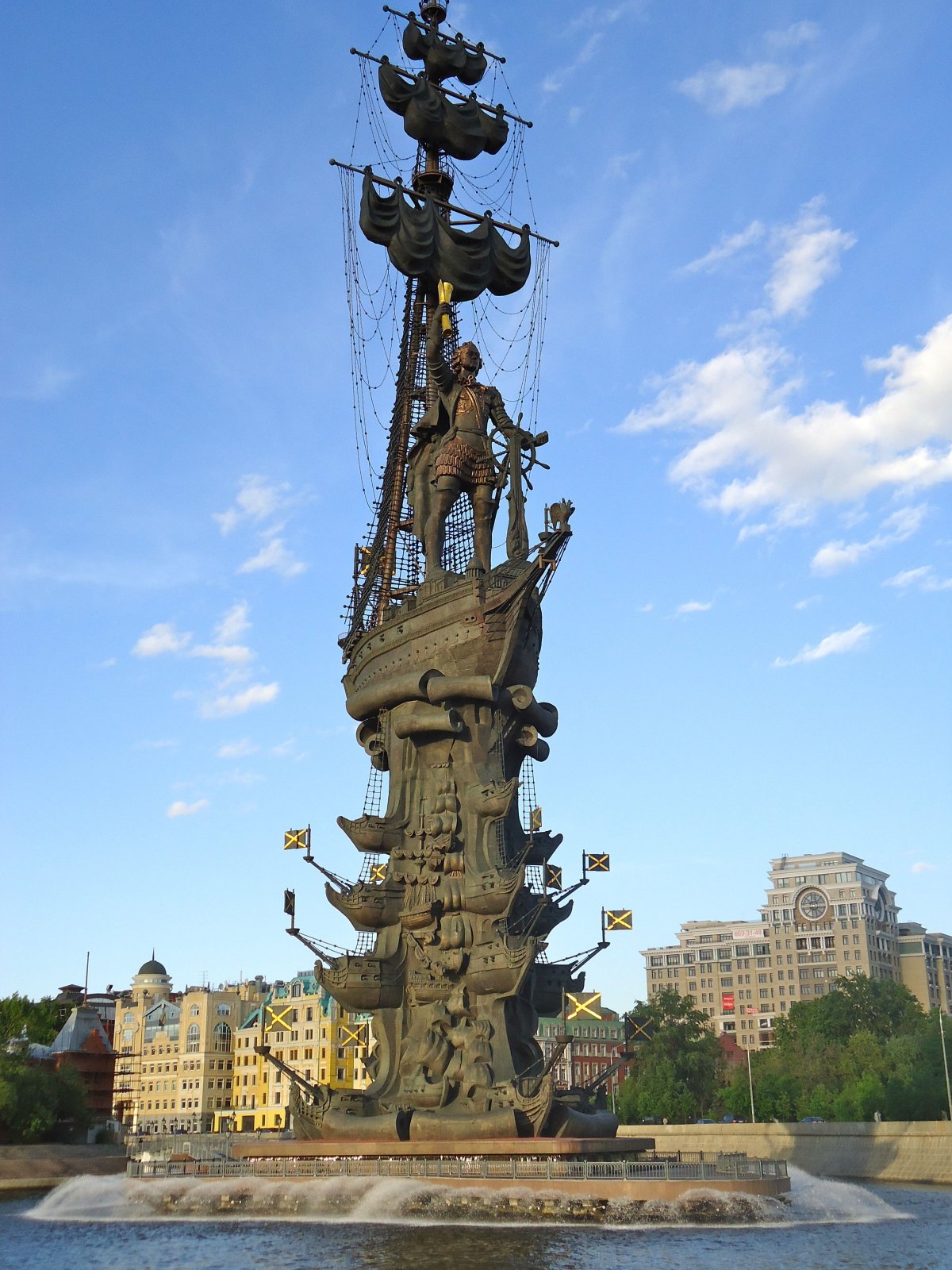 Памятники Церетели в Москве