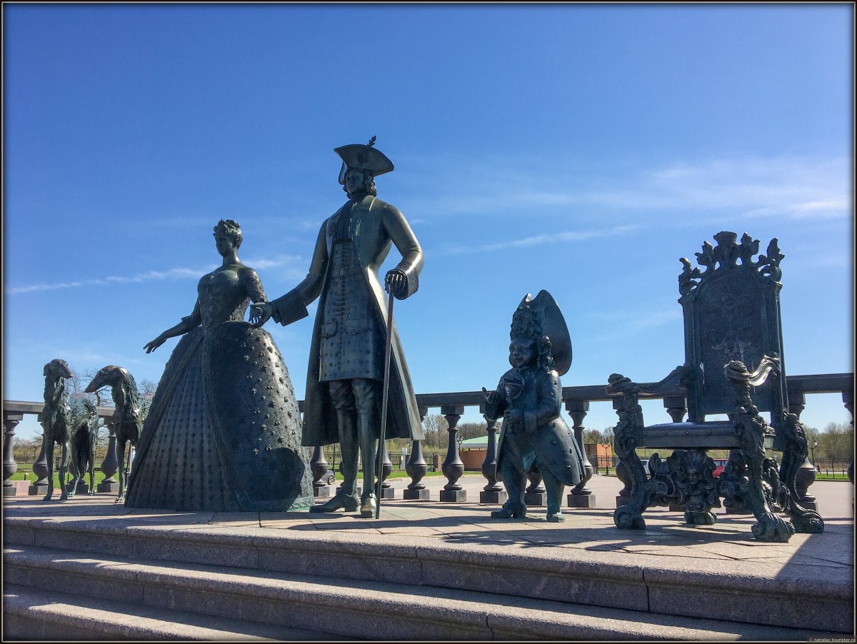 Памятник Петру и Екатерине в Стрельне