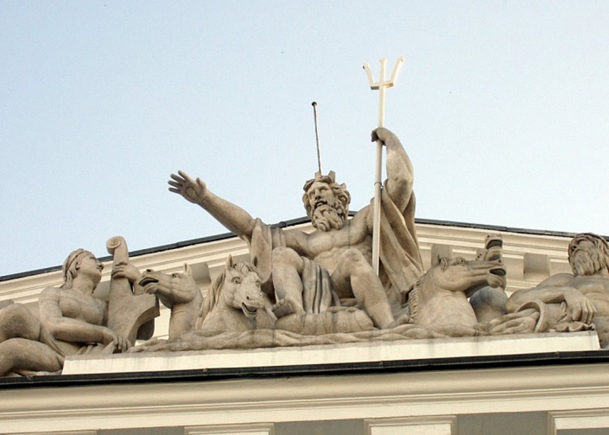 Посейдон скульптура Питер
