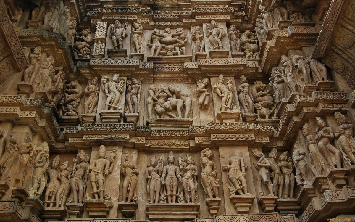 Скульптуры храма кхаджурахо