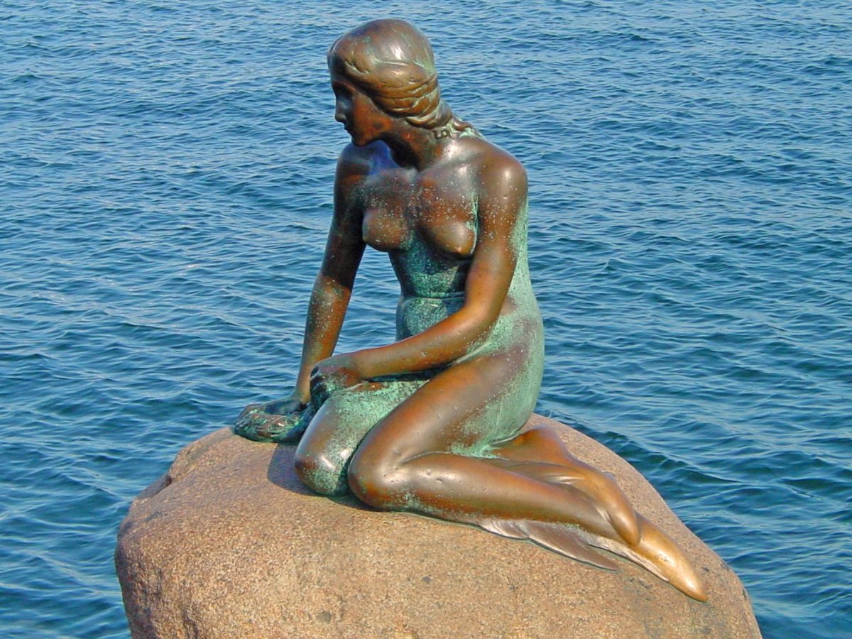 Статуя Русалочки (the little Mermaid)
