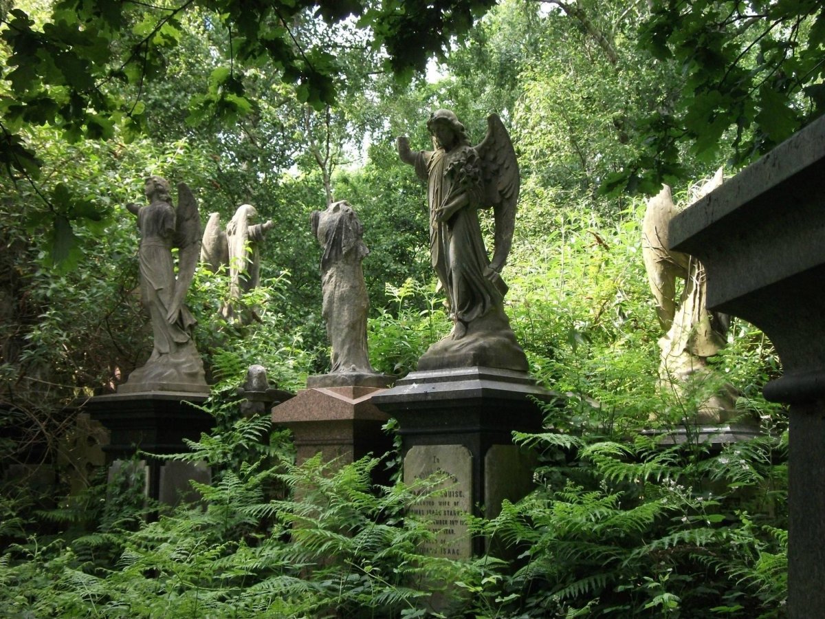 Кладбище Forest Park, Brunswick статуи