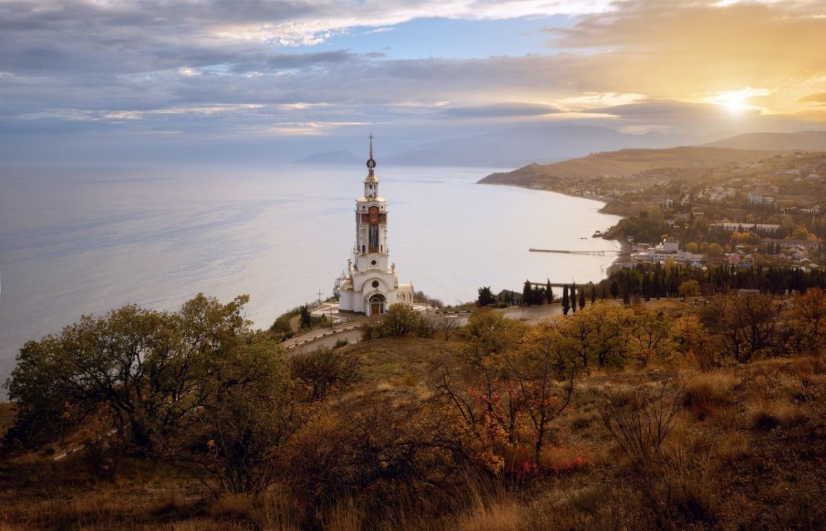 Храм в малоречье Крым