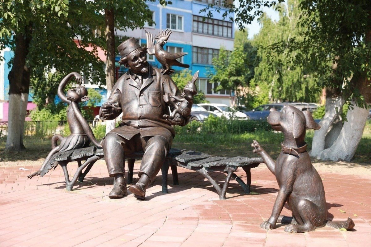 Раменское скульптура доктор Айболит