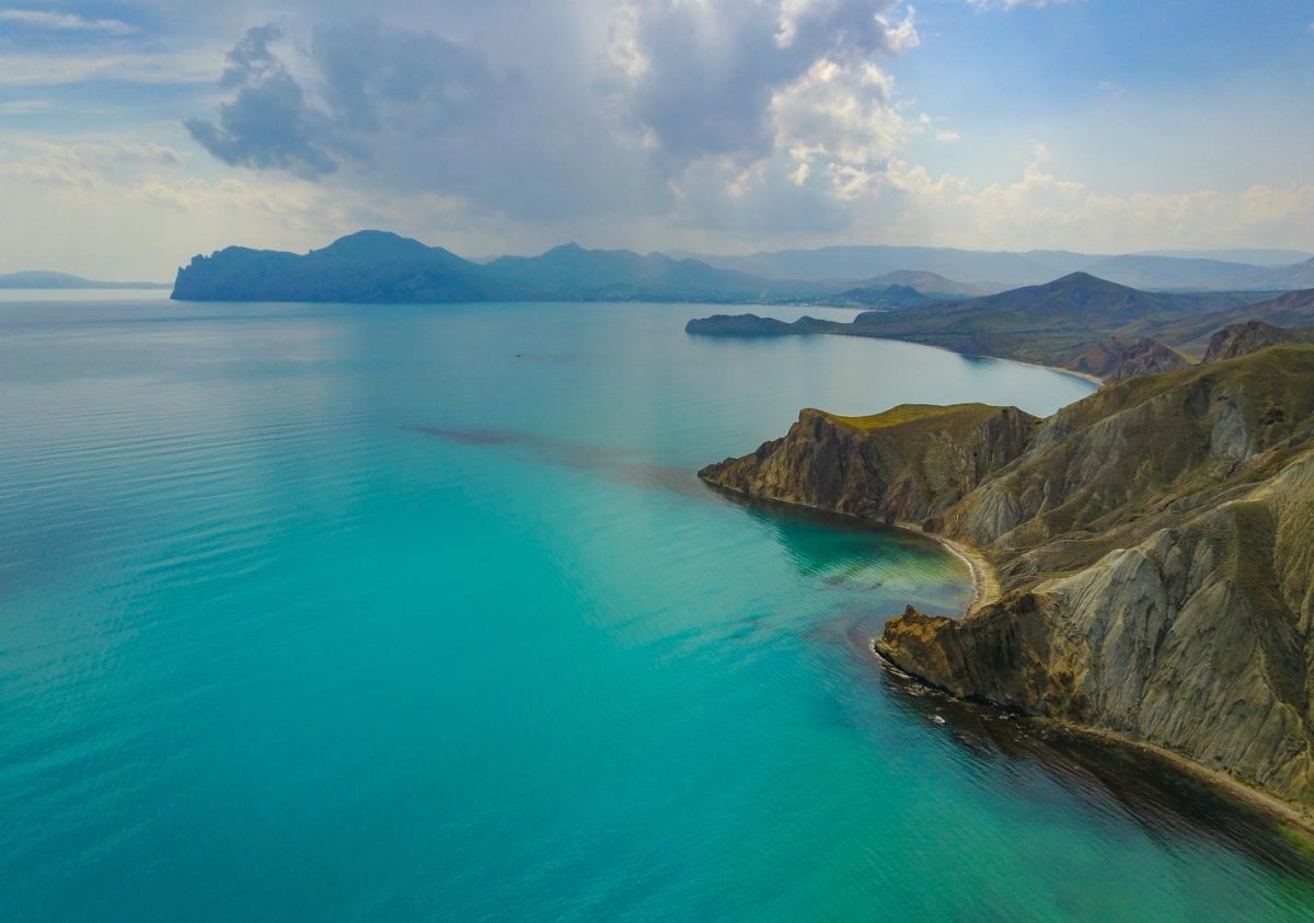 Бирюзовое море в Крыму