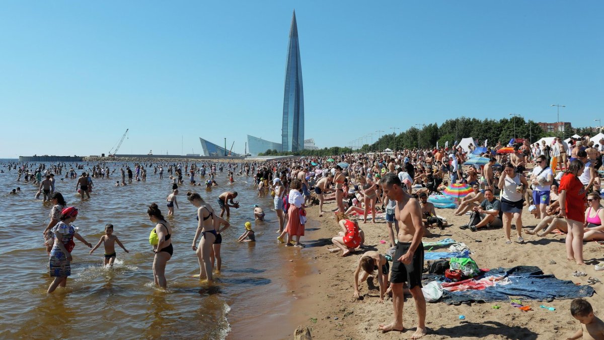 Пляж финского залива в Питере 2022