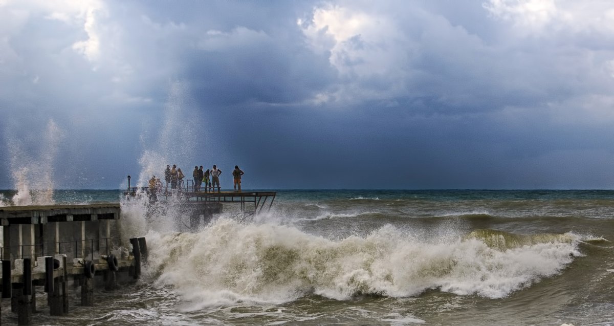Черное море шторм Анапа