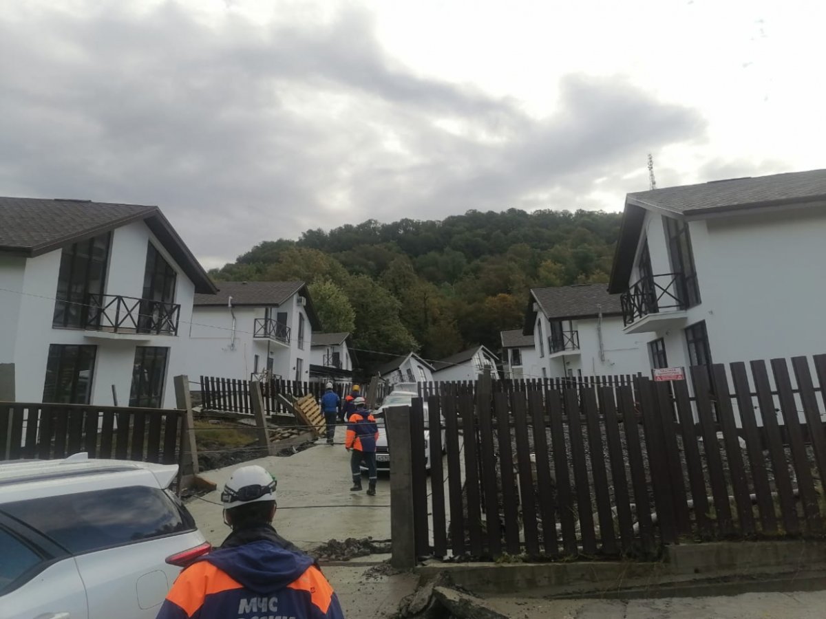 Сергей поле коттеджный поселок оползень