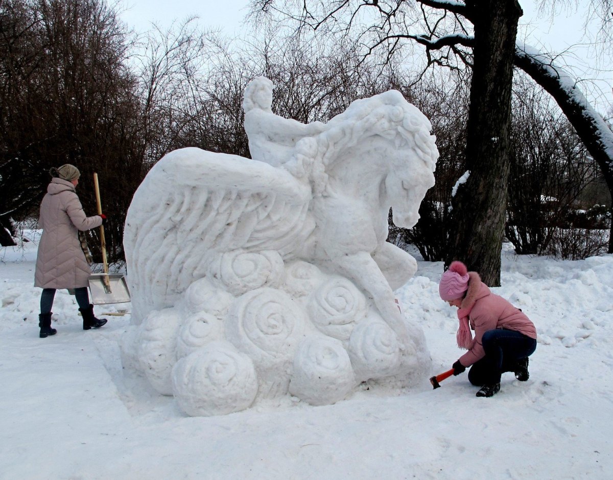 Конкурс скульптур из снега
