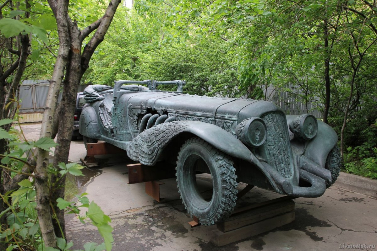 Памятник машина мастер и Маргарита Москва