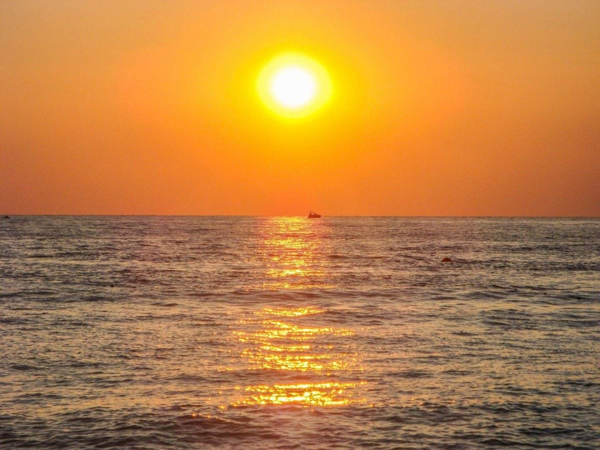 Рассвет на море