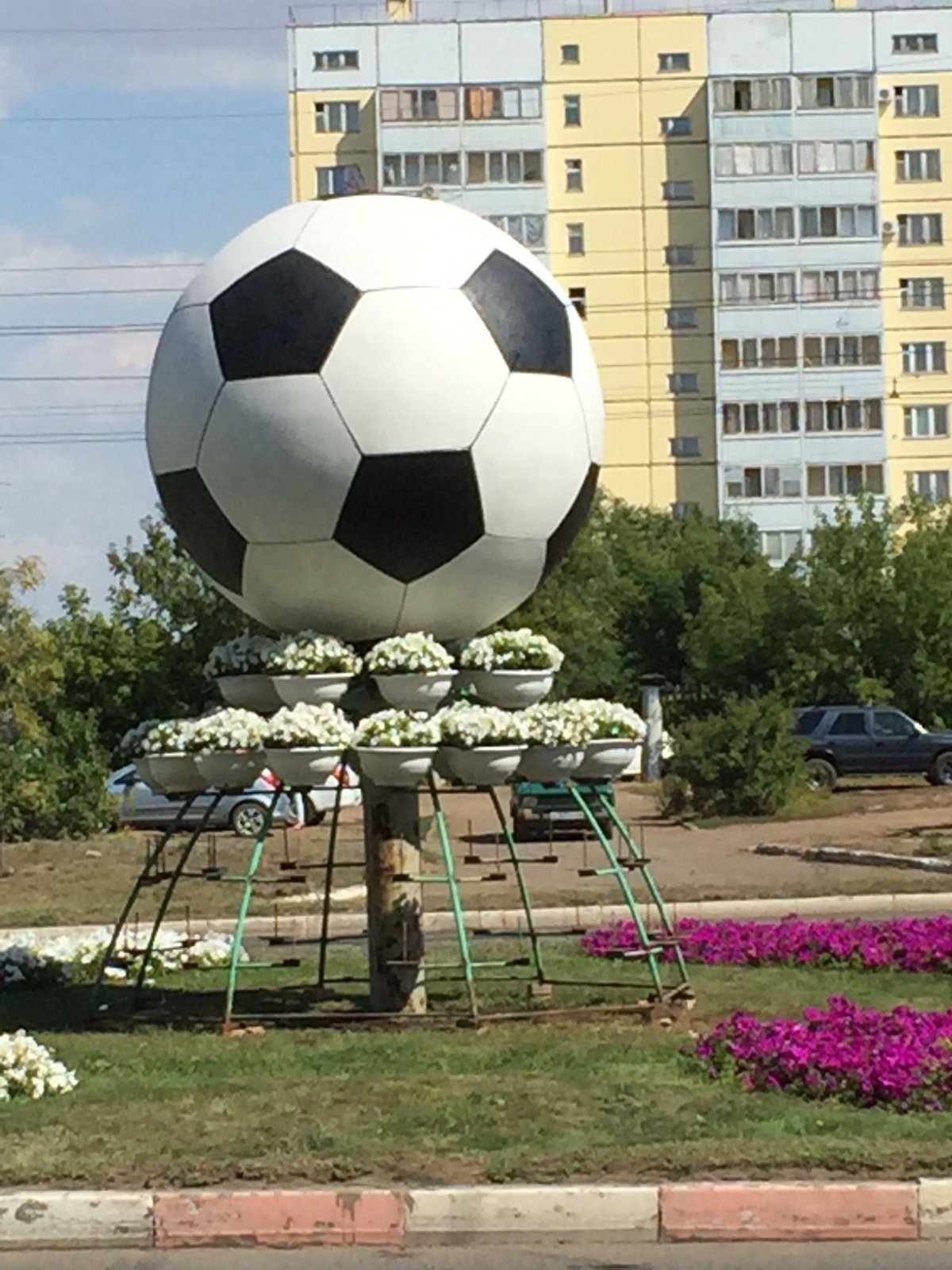 Футбольные арт объекты
