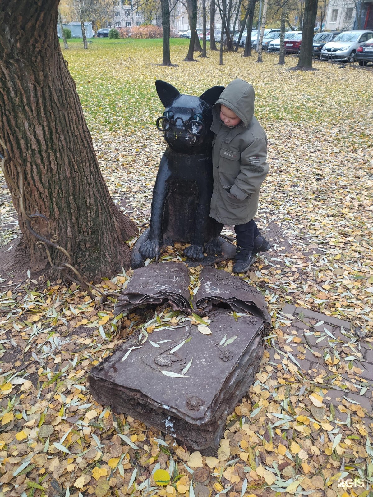 Кованная фигура кота ученого