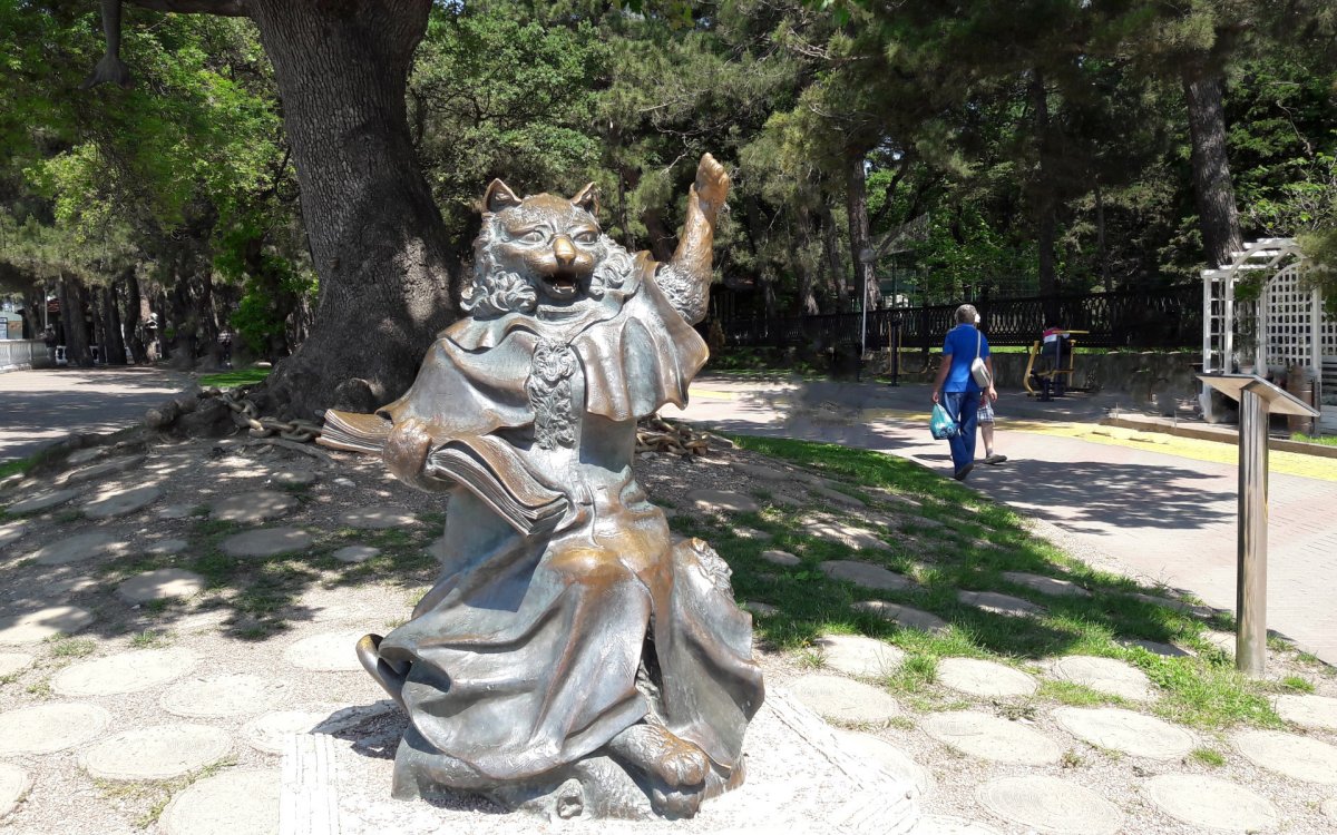 Памятник Геленджикский кот