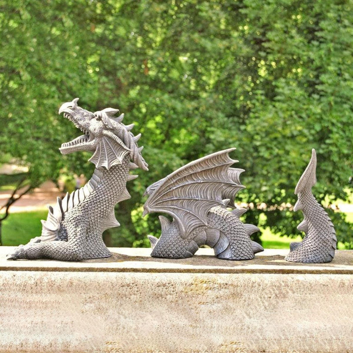 Садовая скульптура дракон