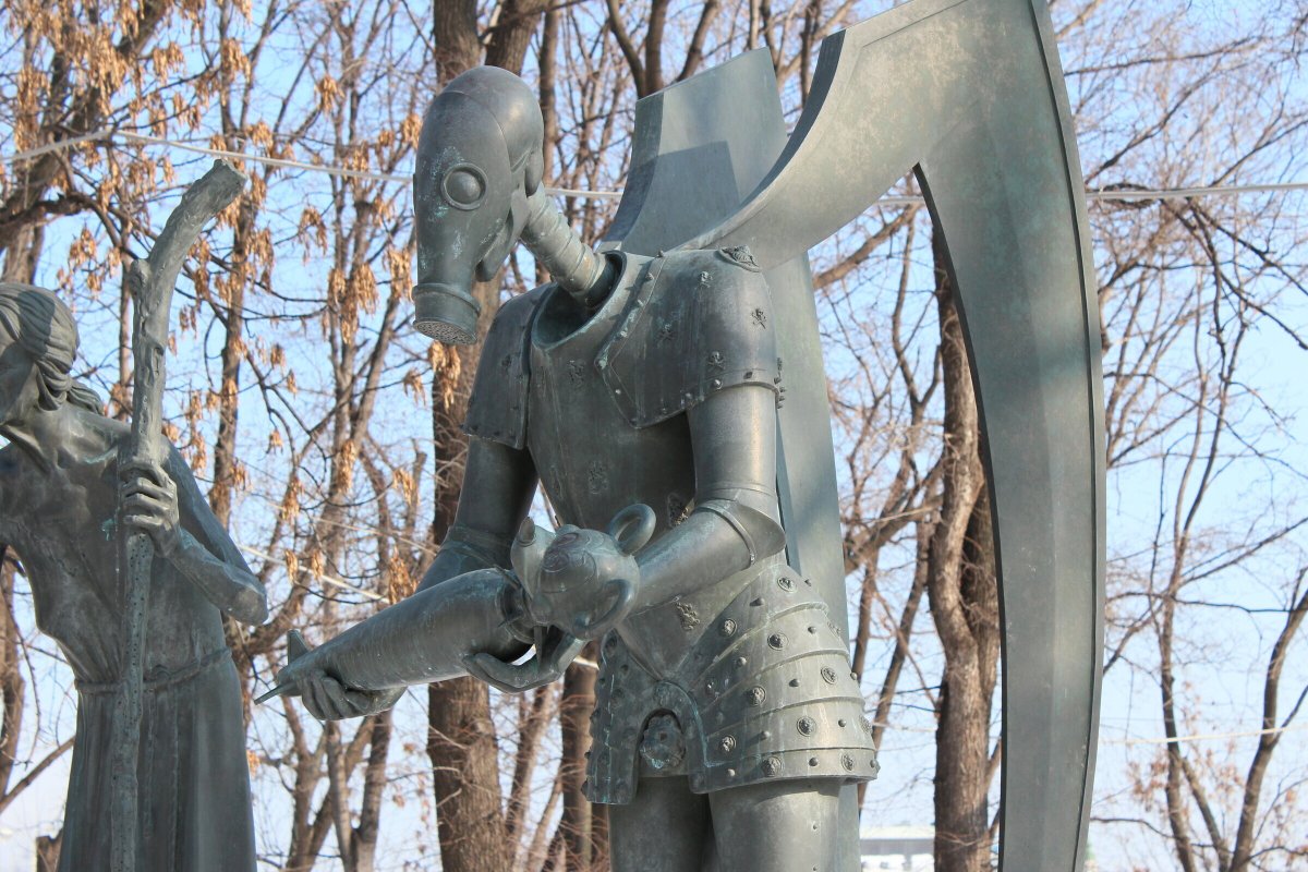 13 Пороков человека памятник Москва
