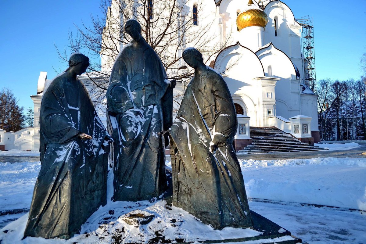 Памятник Святой Троице в Ярославле
